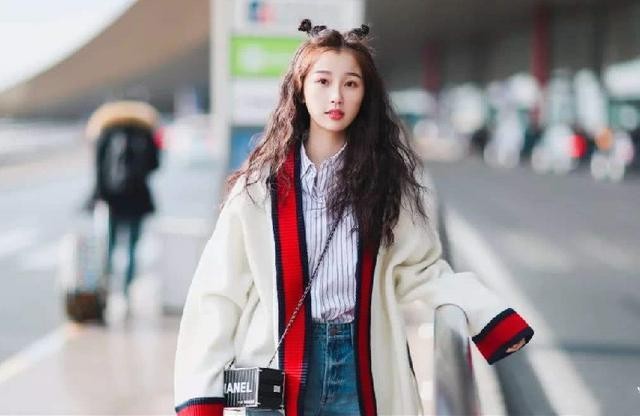 明星用微博小号作为宣泄口怼天怼地怼网友一不留神上了热搜